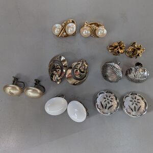 Vintage Lot Of 7 Pairs Clip On Fashion Earrings Sarah Coventry Vouge Gold Silver